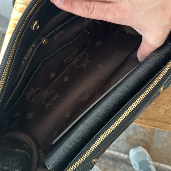 MCM handbag with attachable strap to wear as tote - Picture 8 of 8